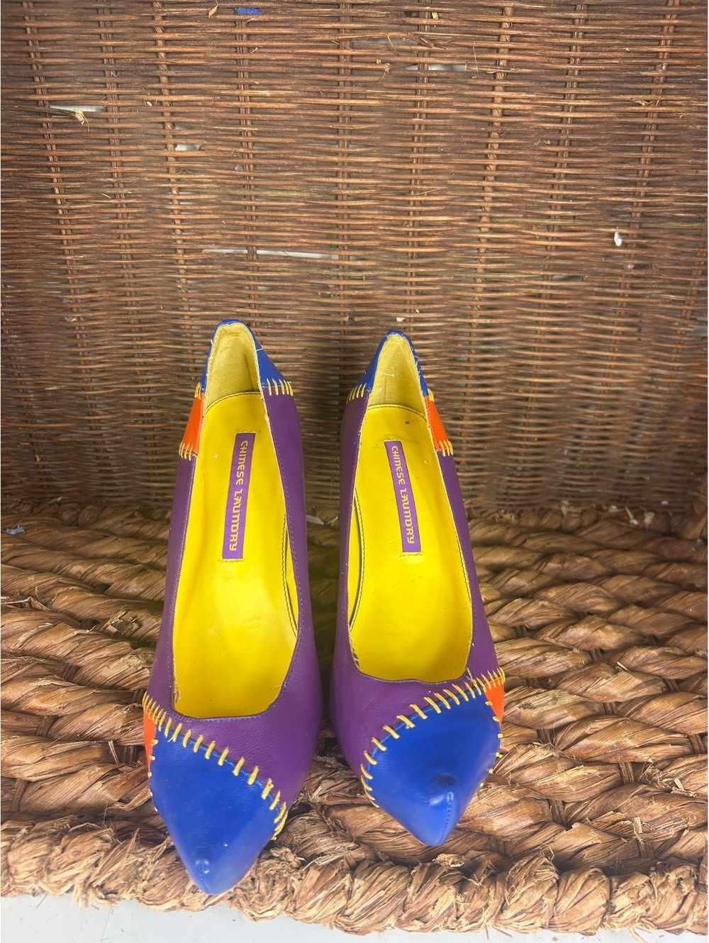 Multicolor pointed toe pumps